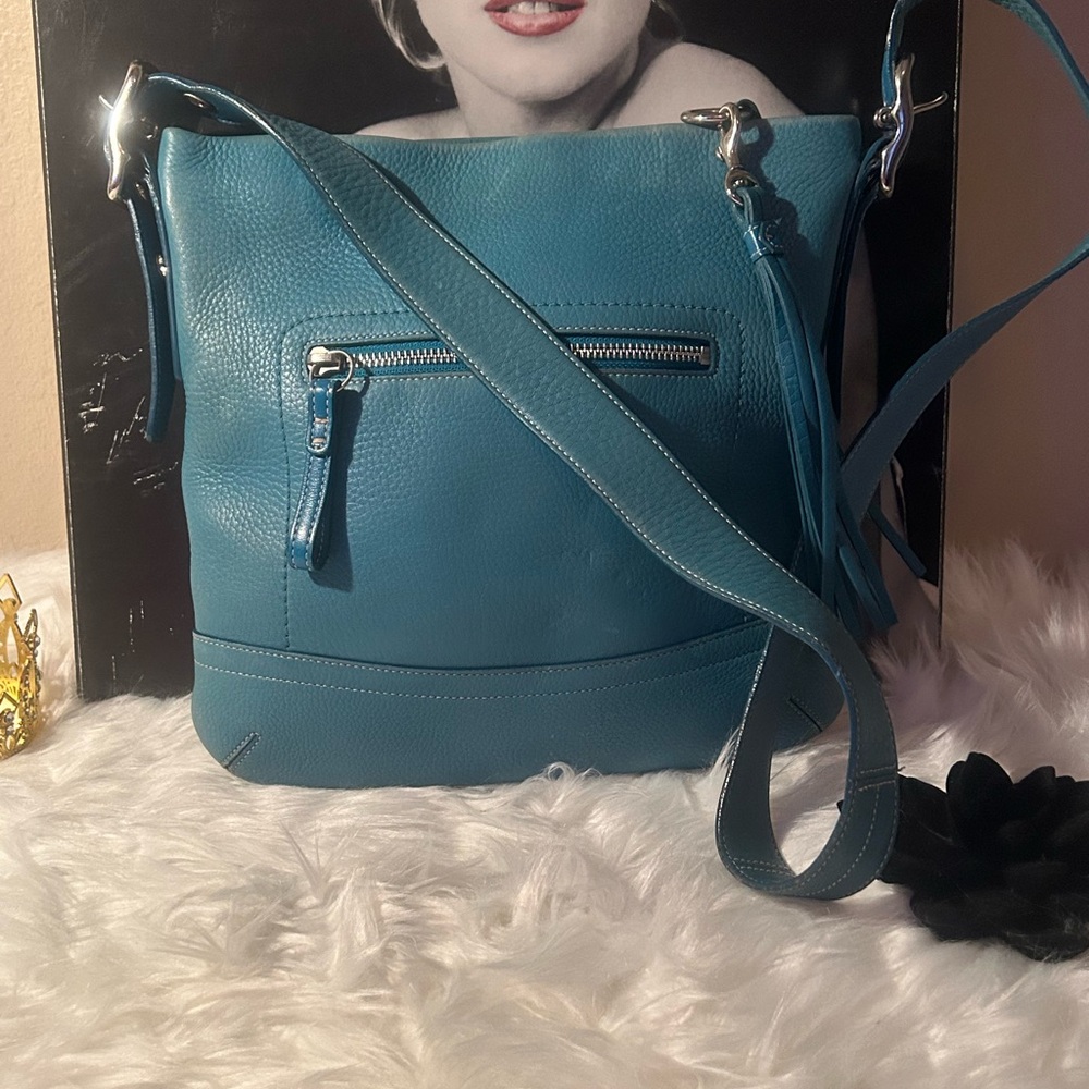 Stylish Blue Leather Shoulder Bag